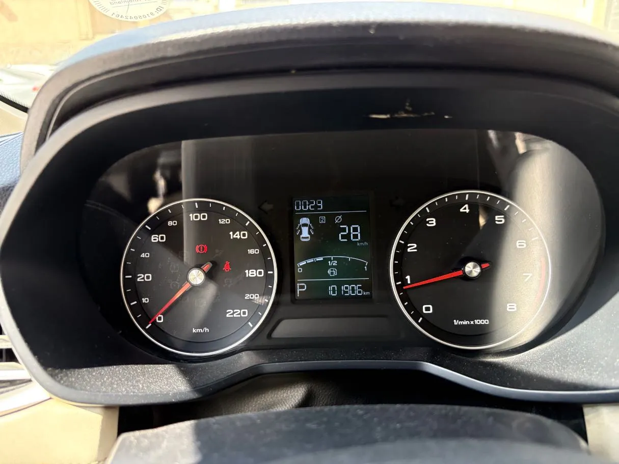 Car image 20