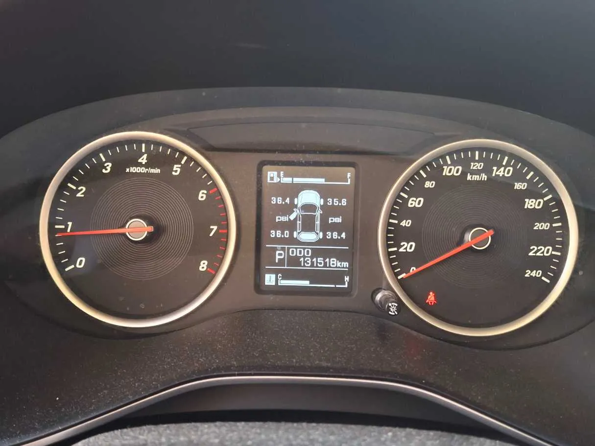 Car image 18
