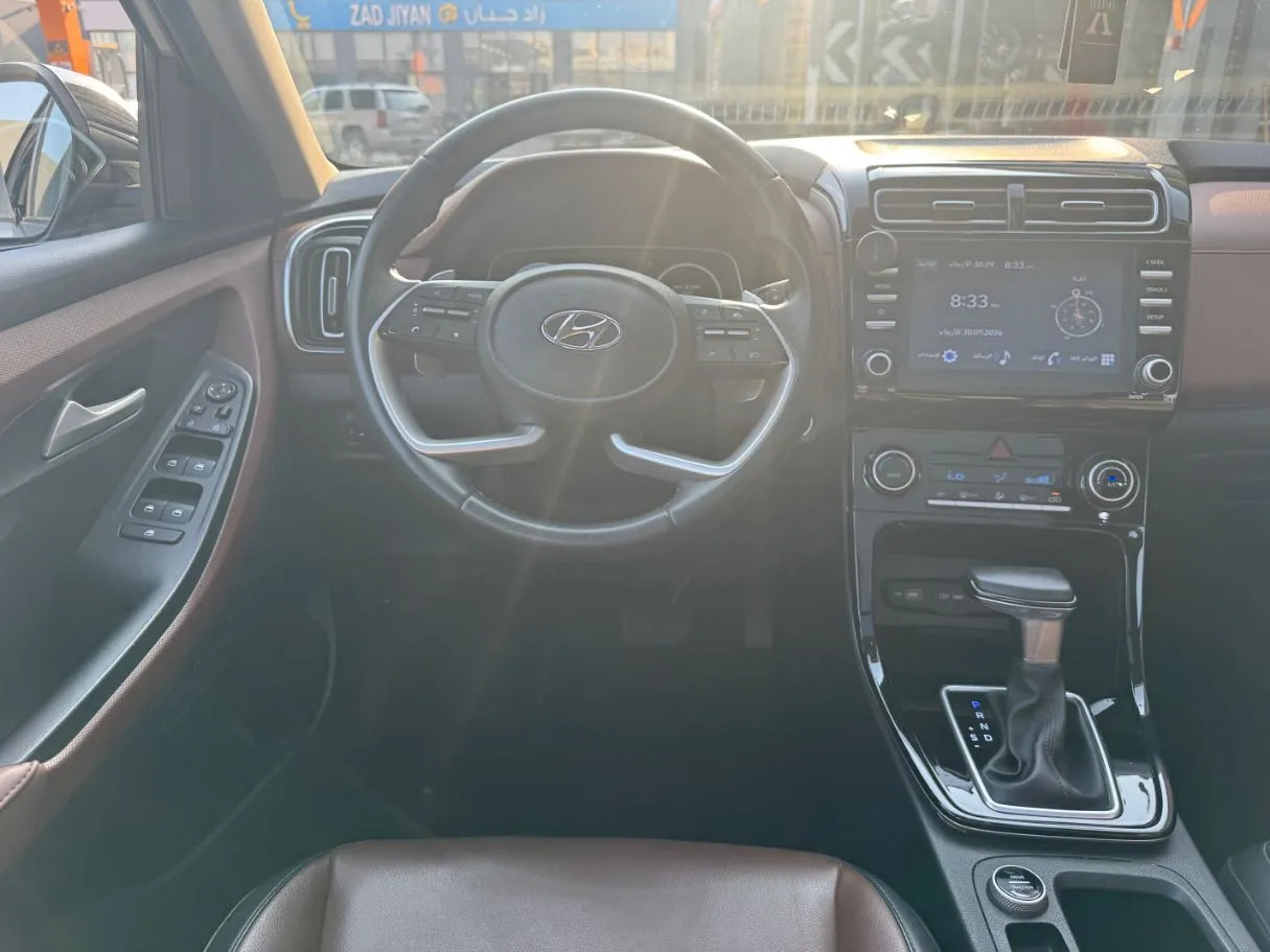 Car image 13