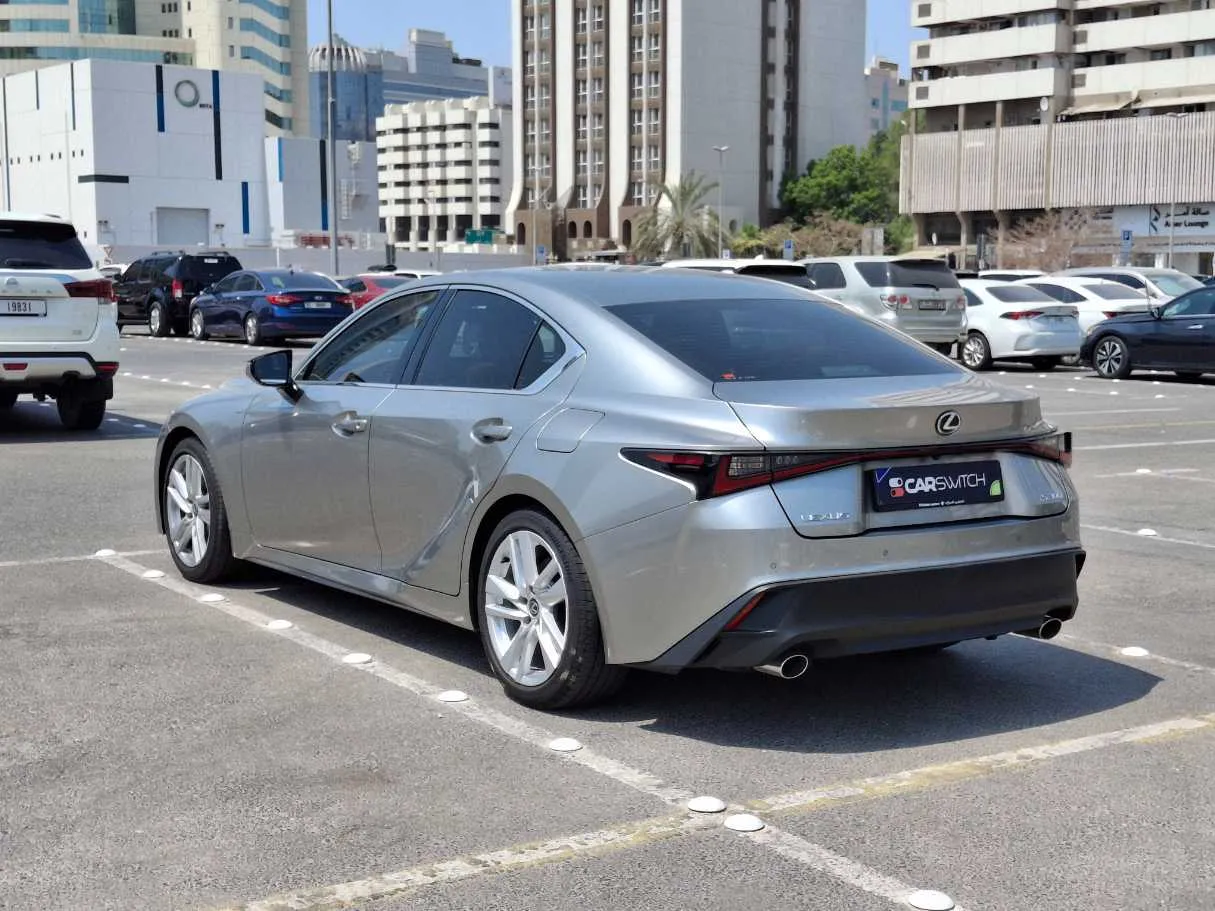 Car image 7