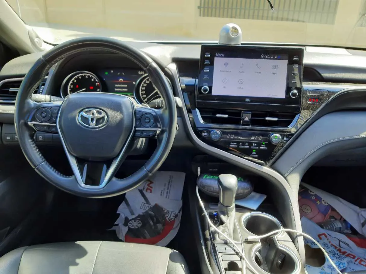 Car image 15