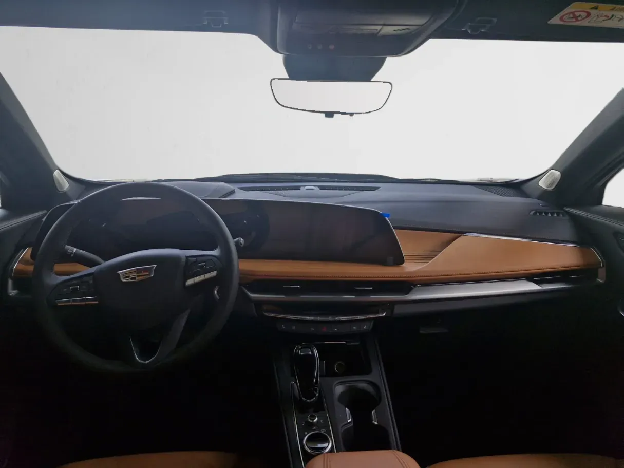 Car image 9