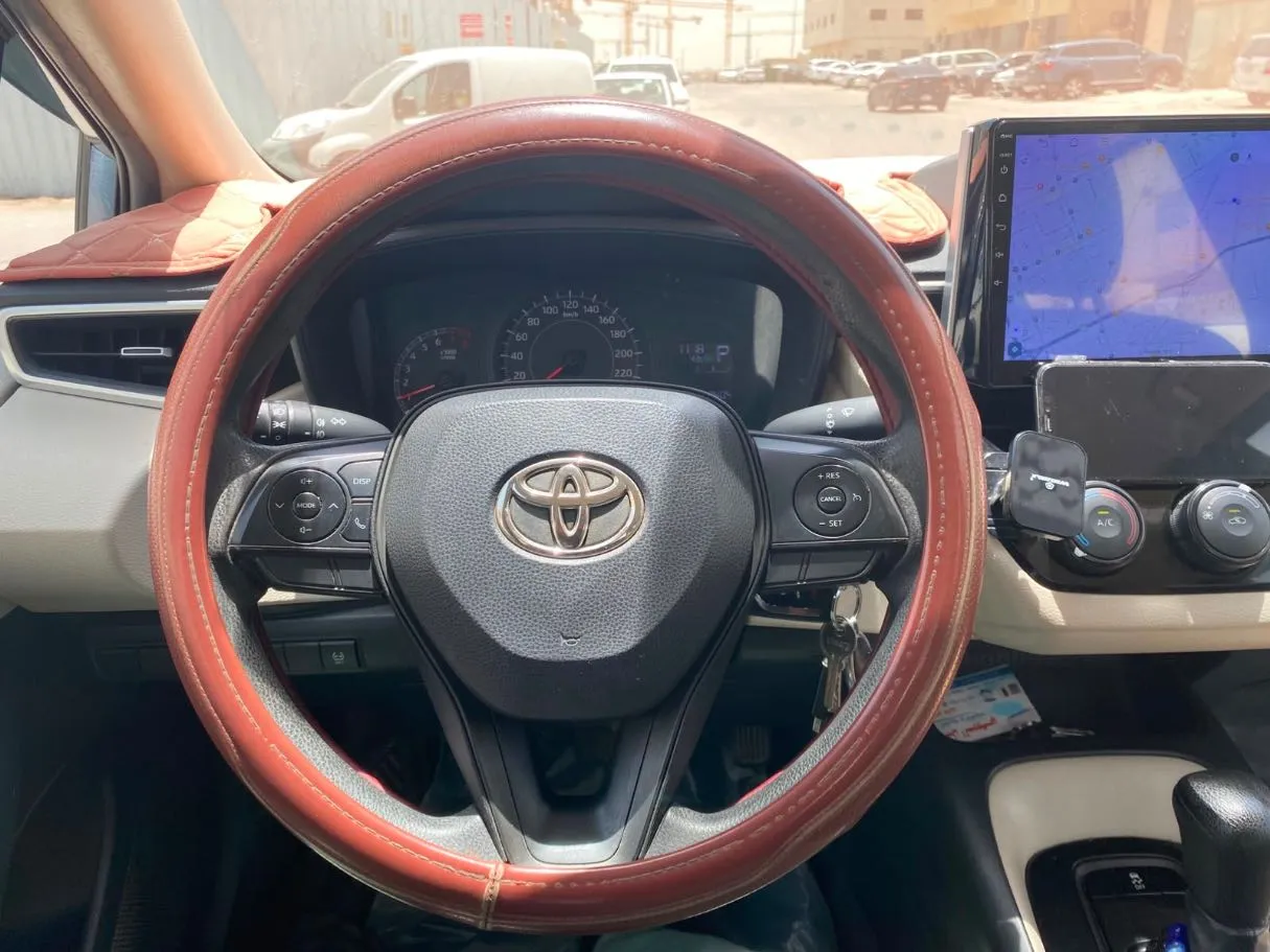 Car image 16
