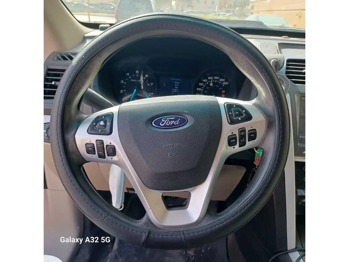 Car image 23