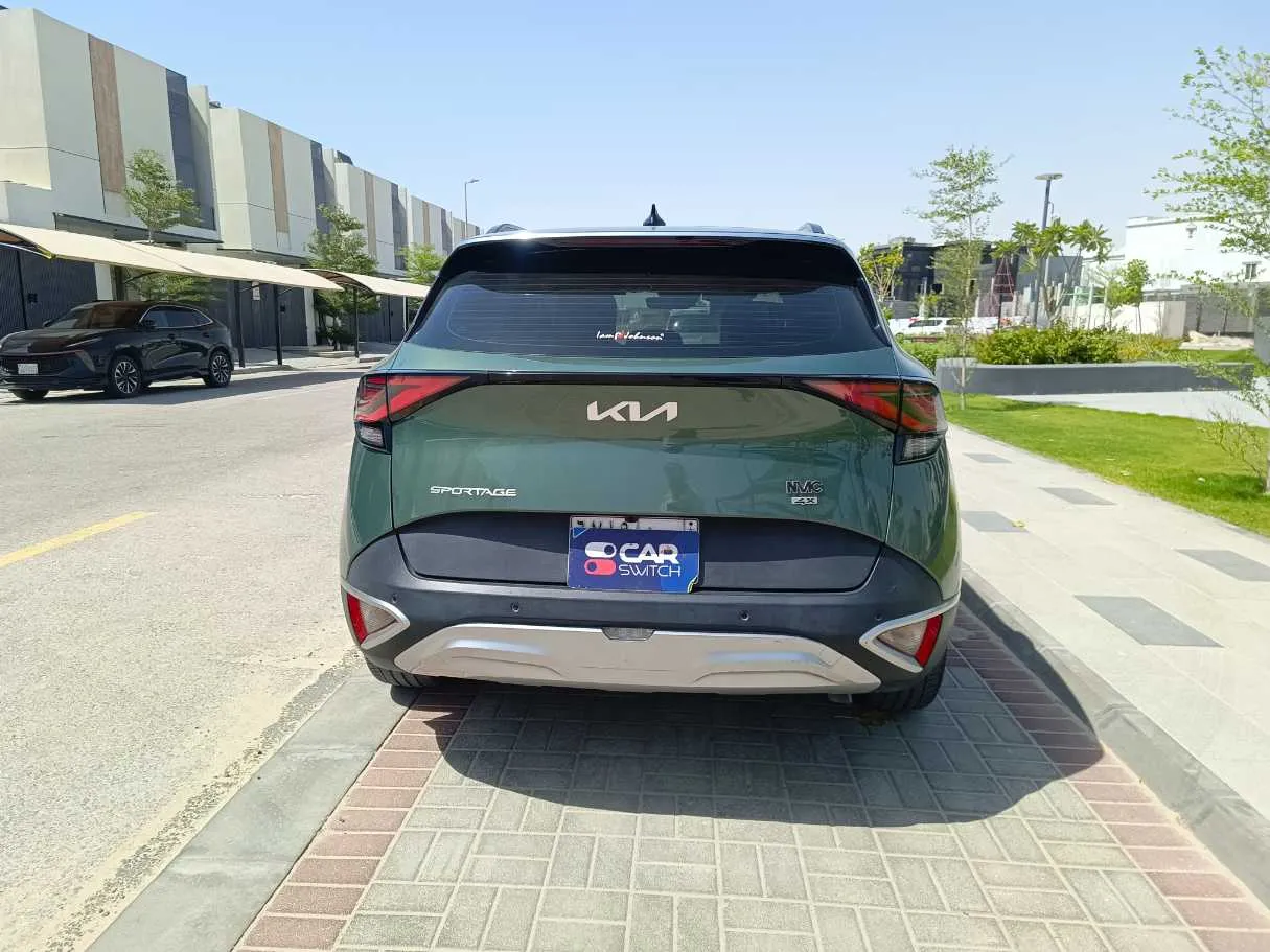 Car image 6