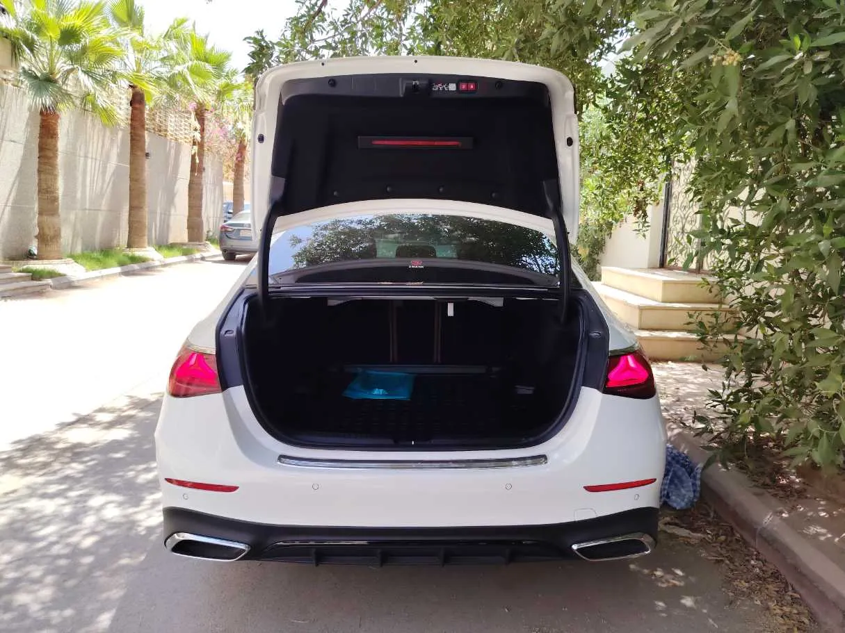 Car image 23