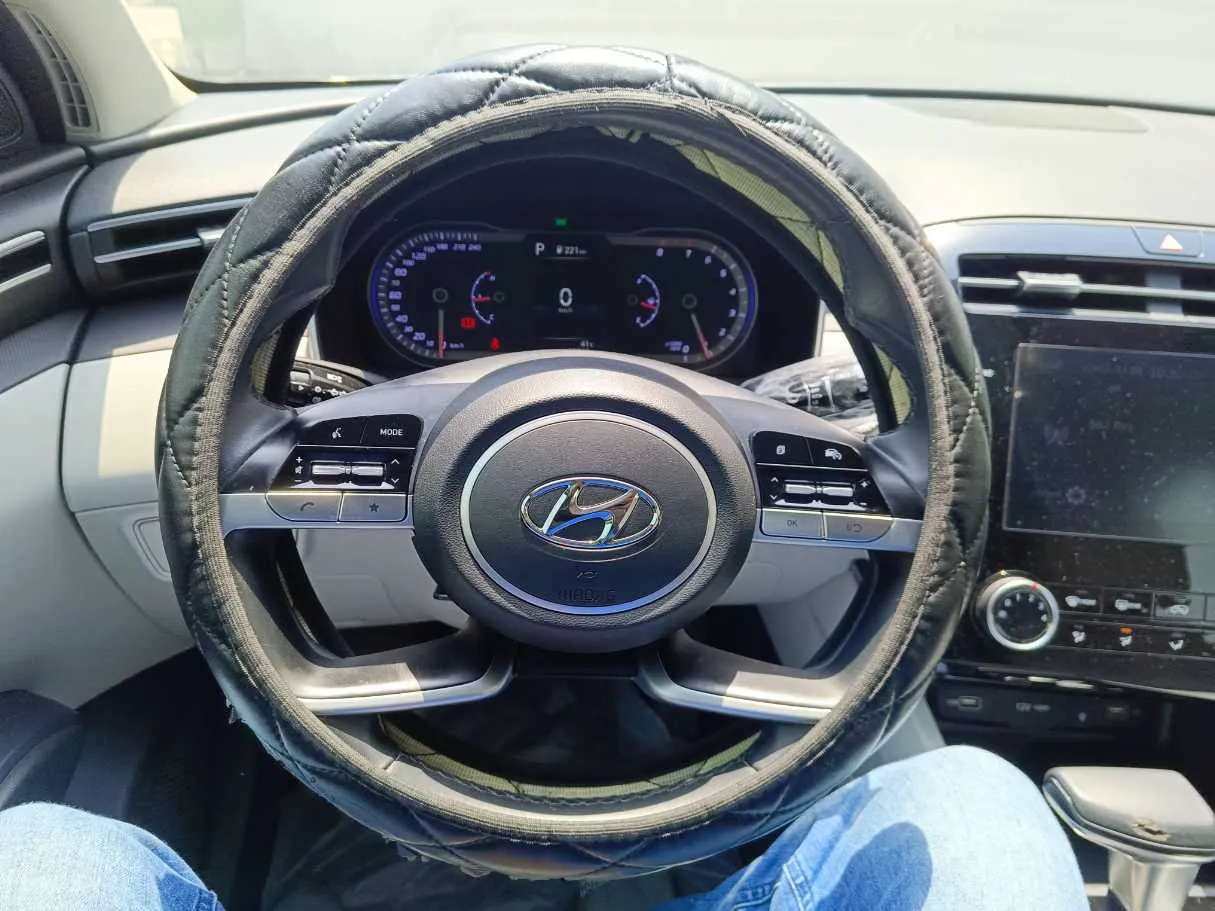 Car image 22