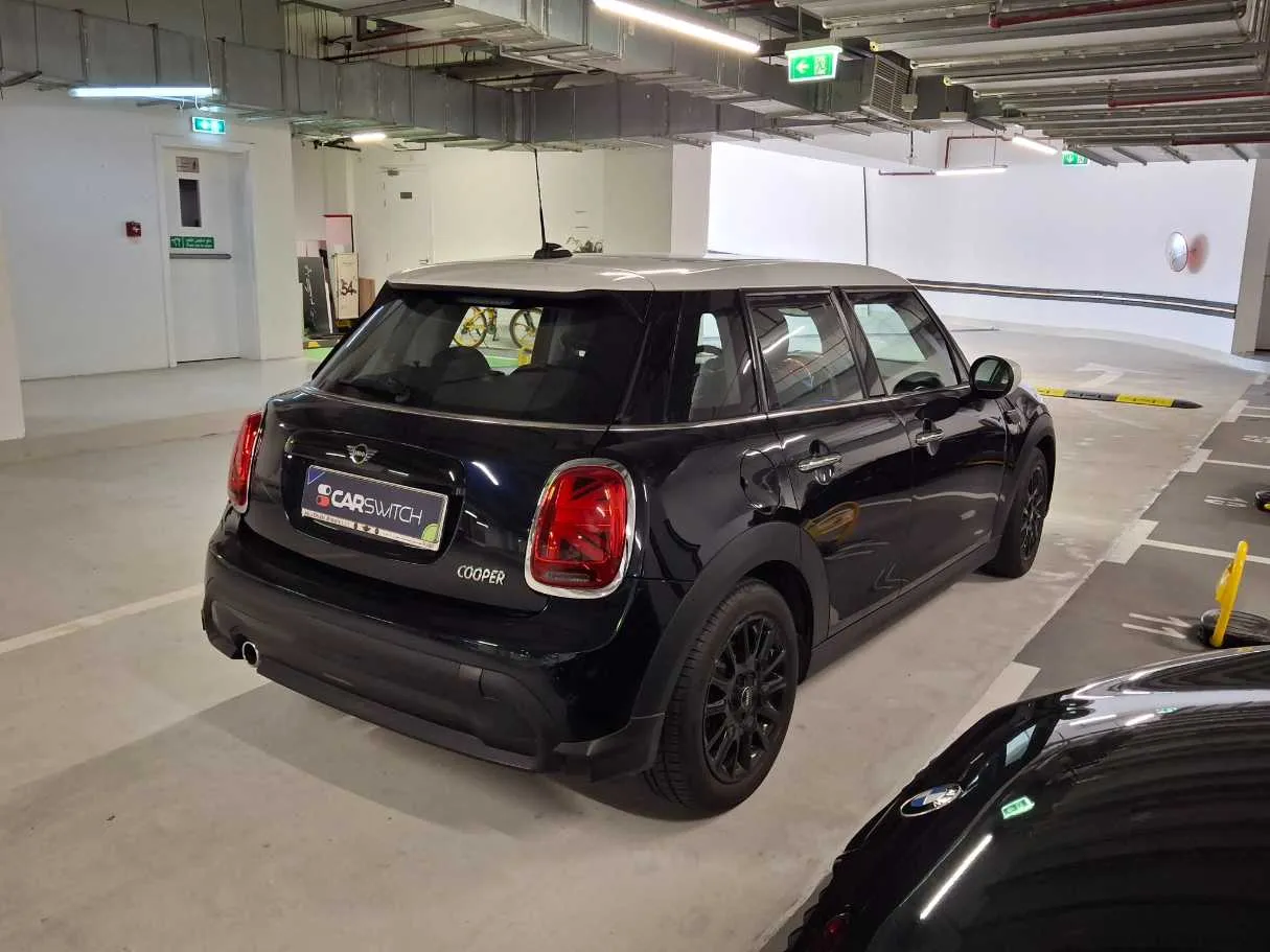 Car image 5