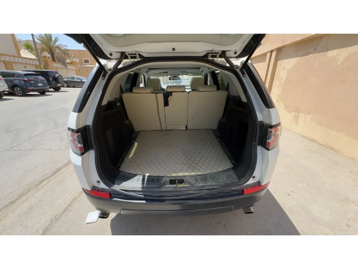 Car image 21
