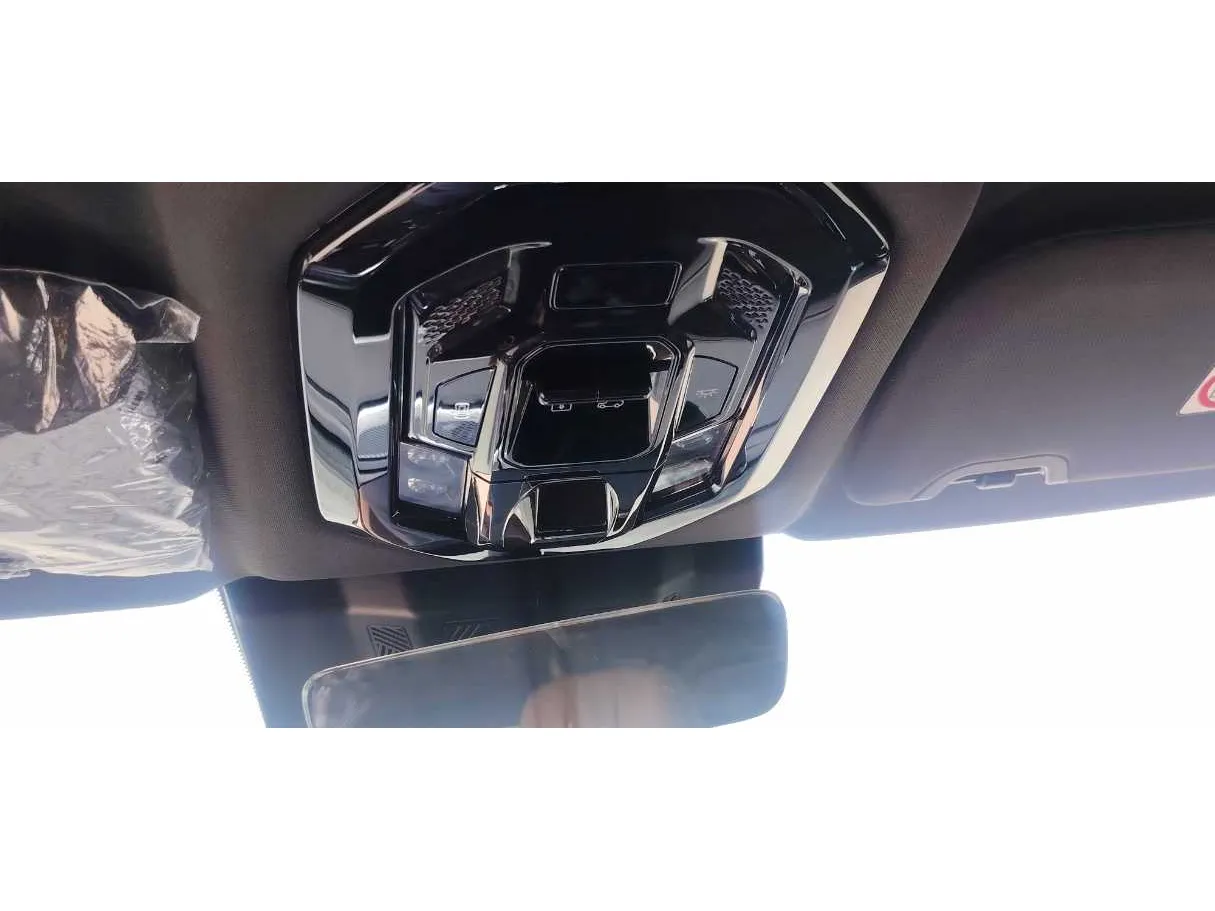Car image 27