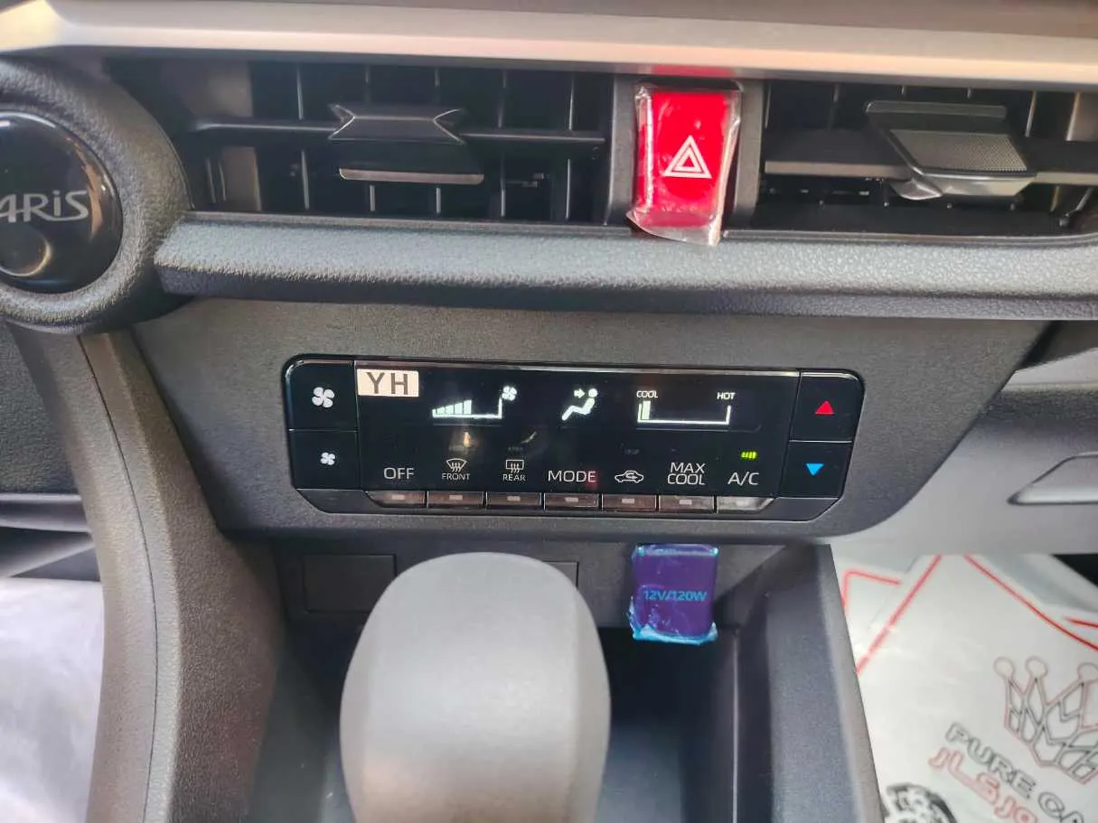 Car image 24
