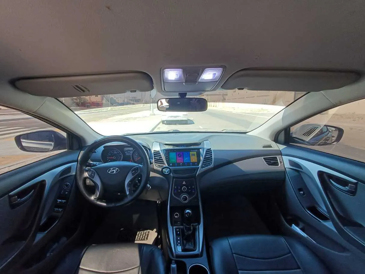Car image 17