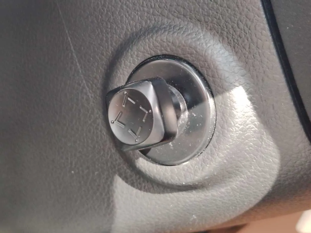 Car image 33
