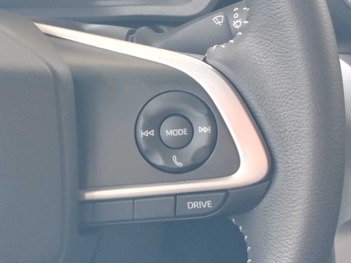 Car image 25