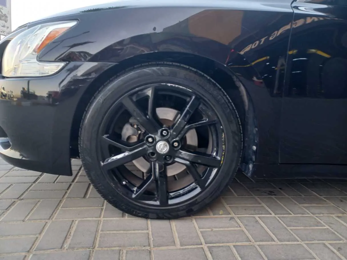 Car image 9