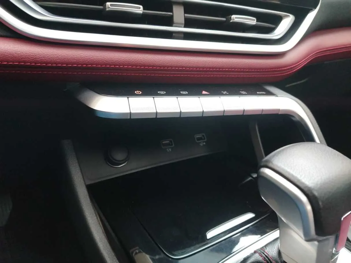 Car image 32