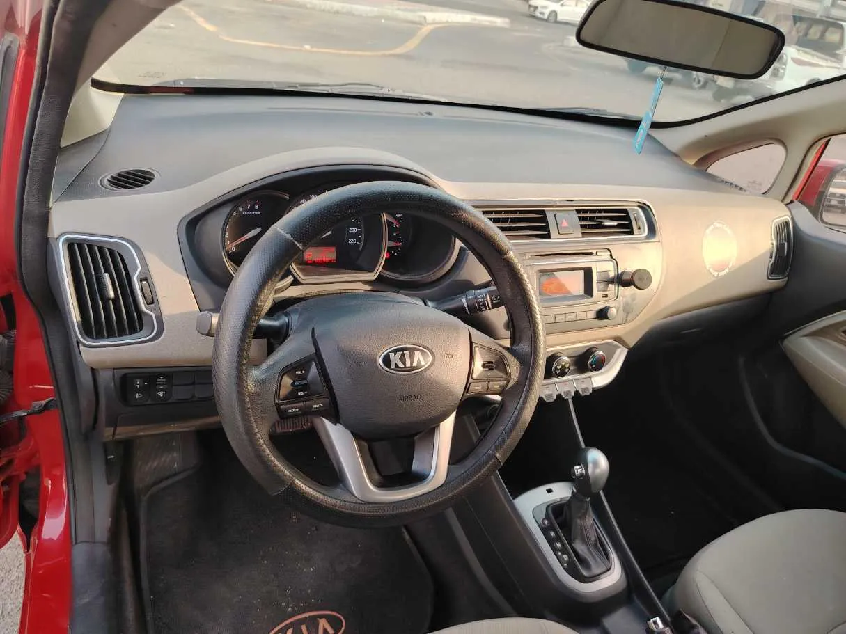 Car image 13