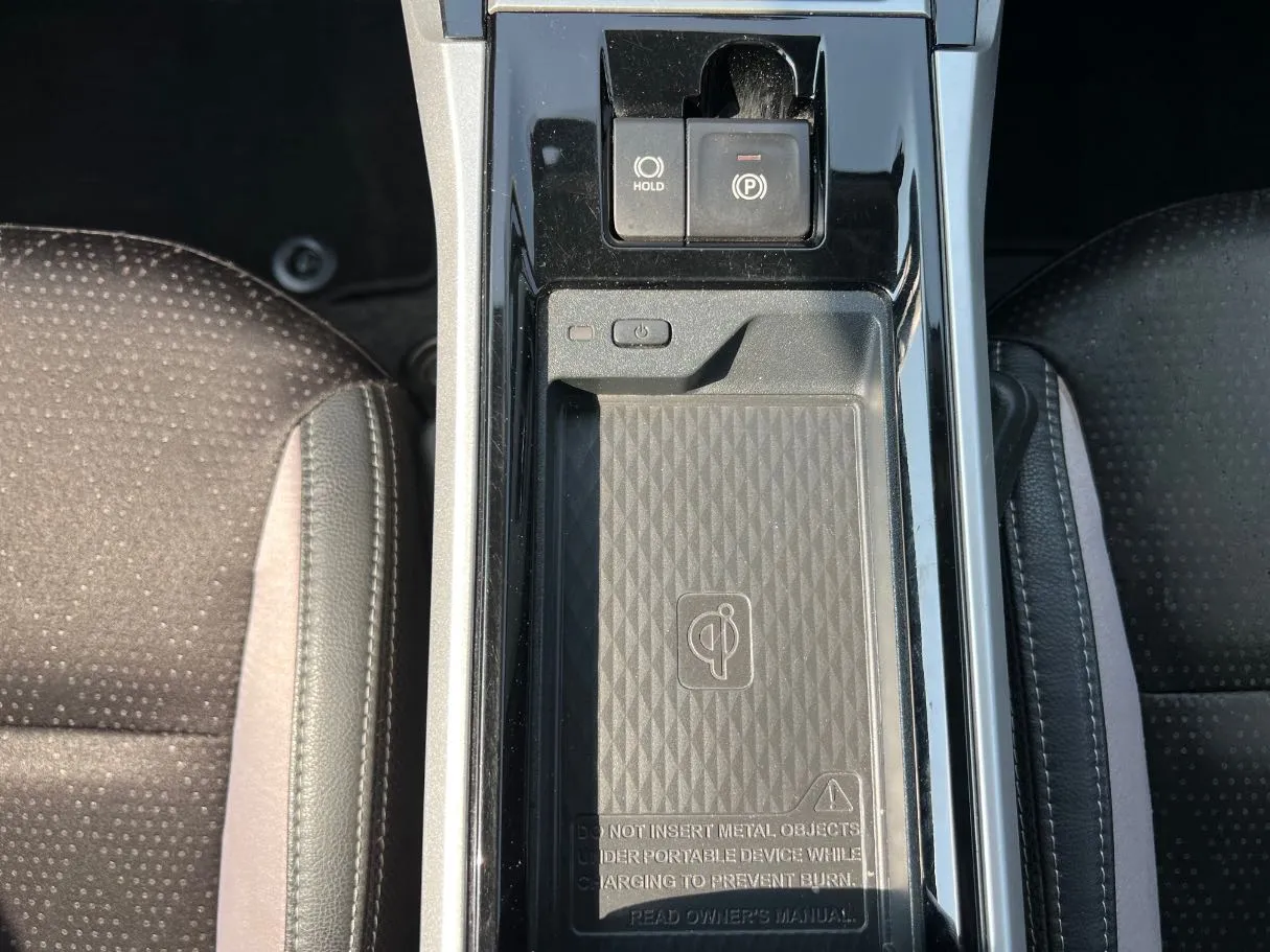 Car image 25