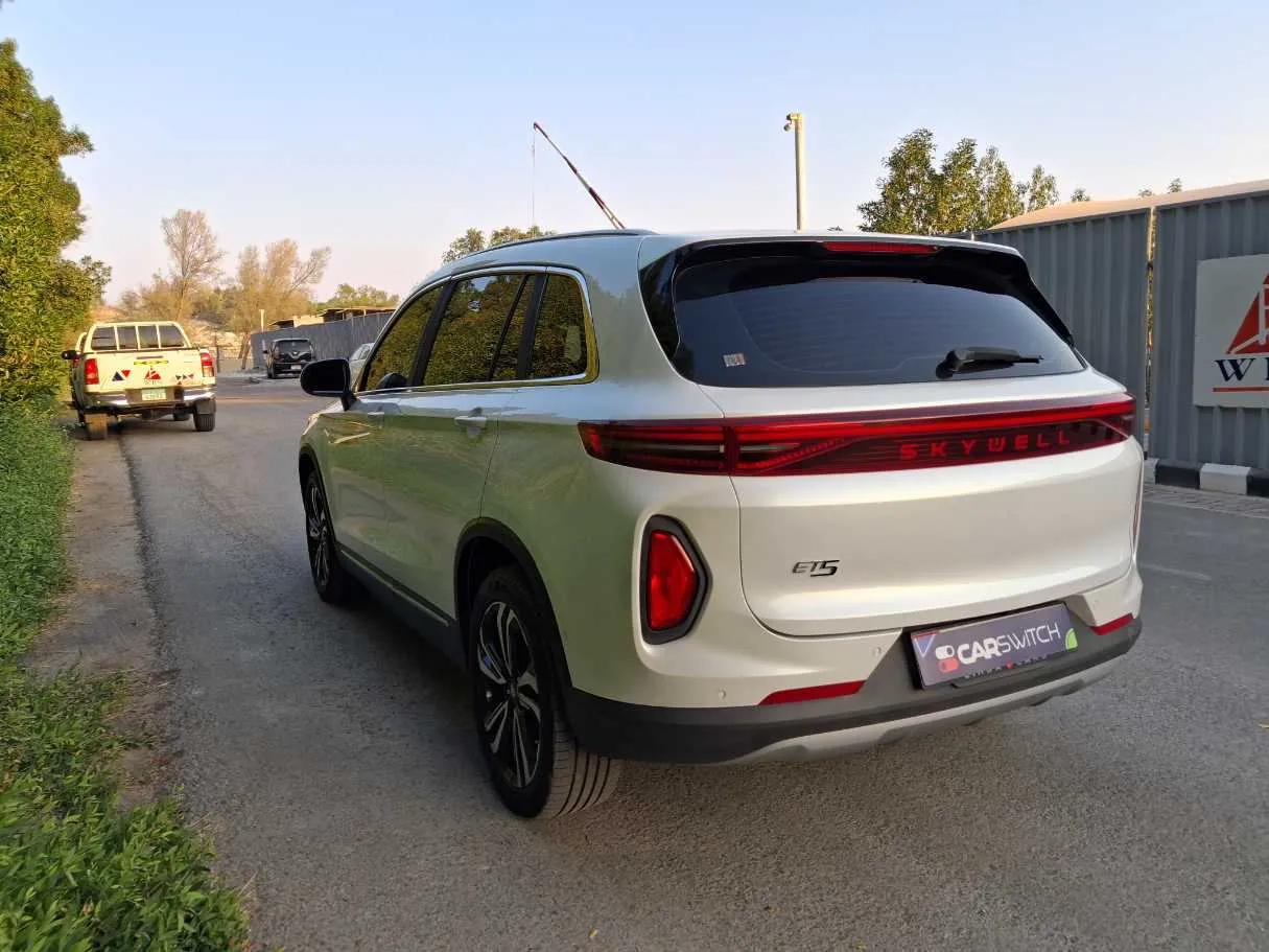 Car image 7