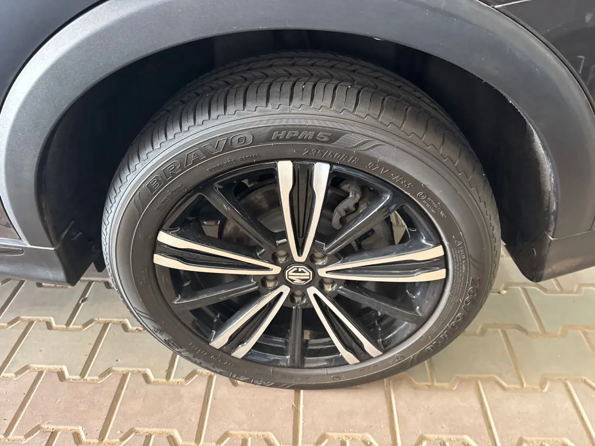 Car image 7