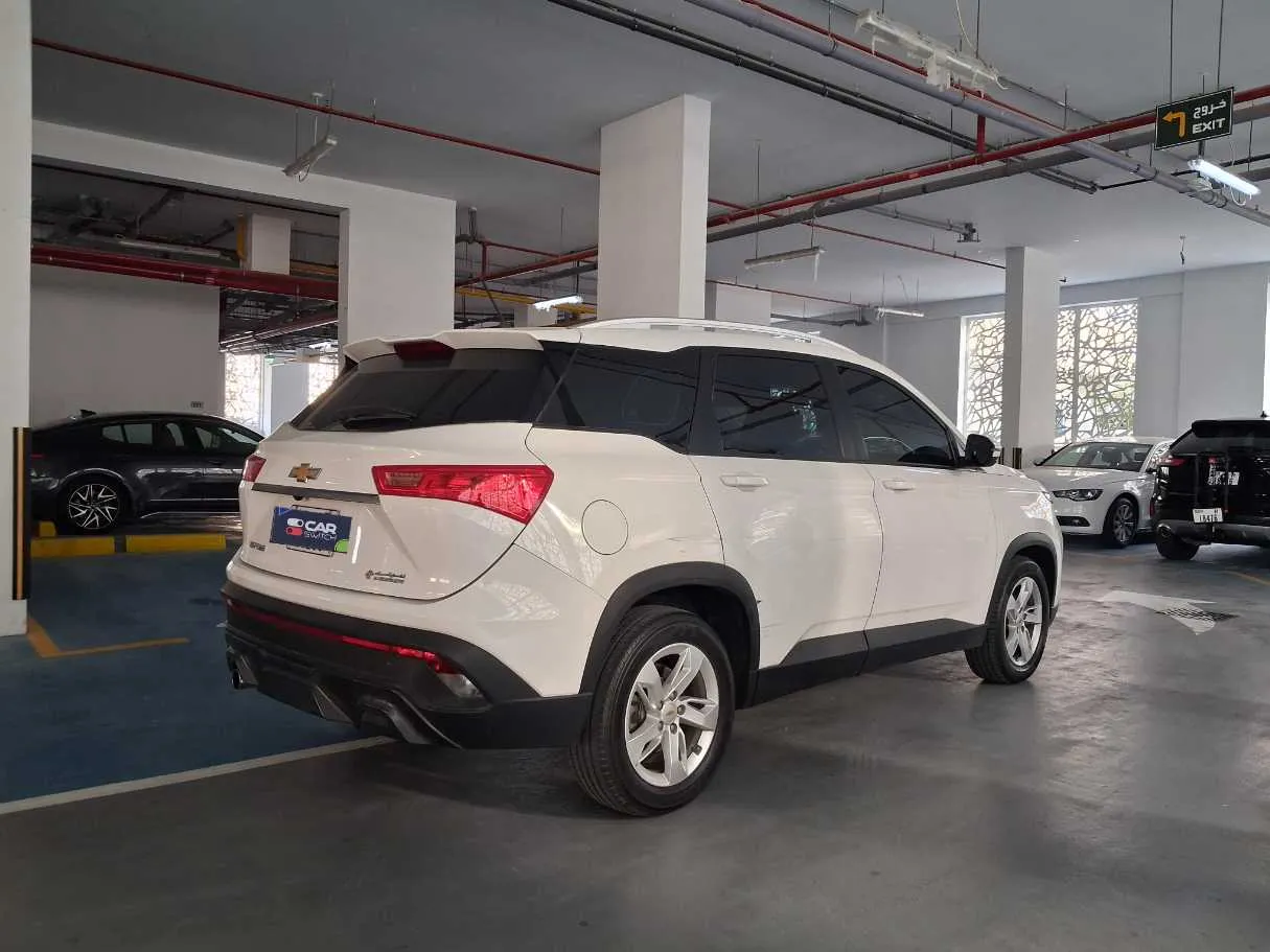 Car image 5