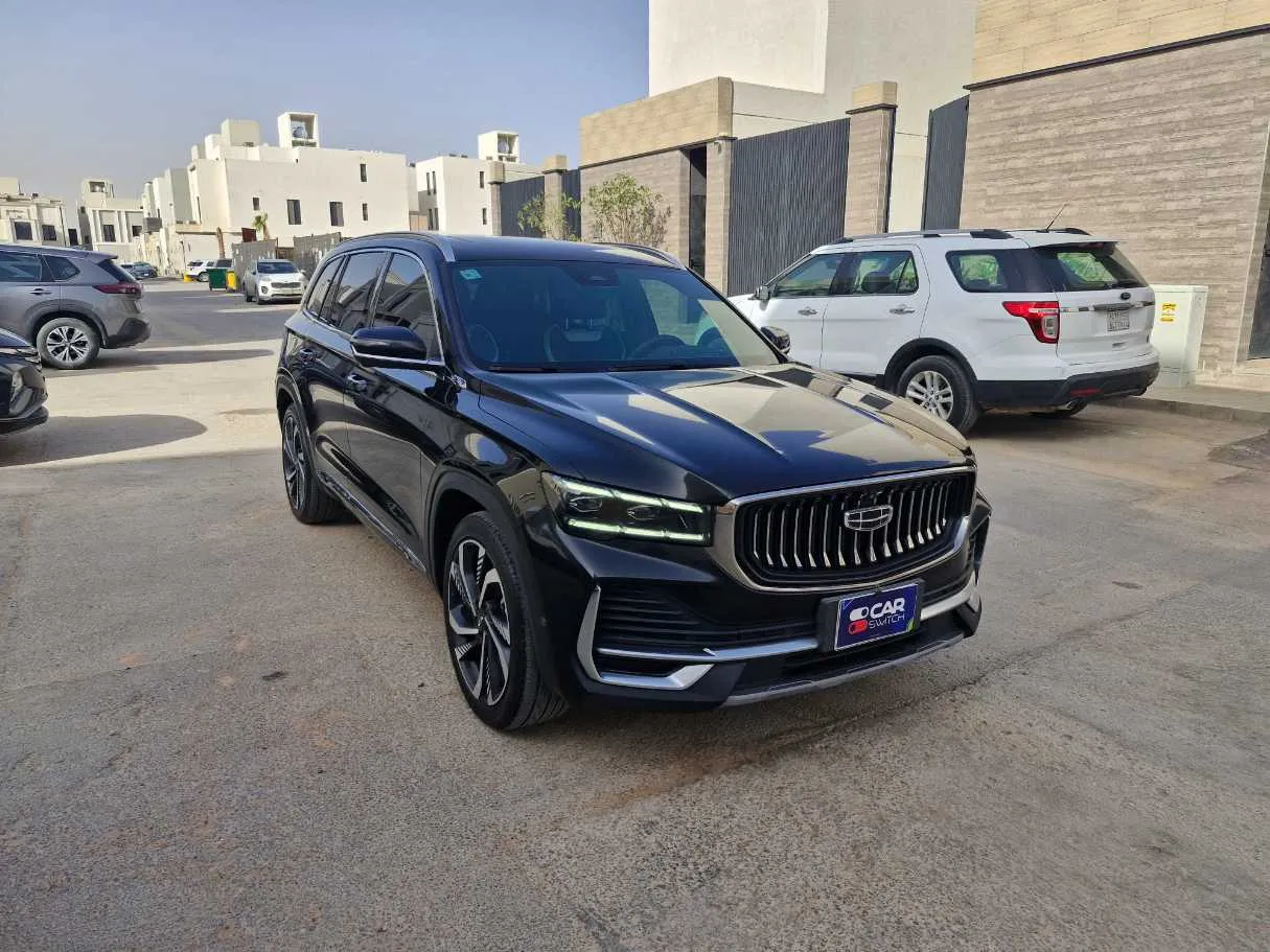 Car image 3