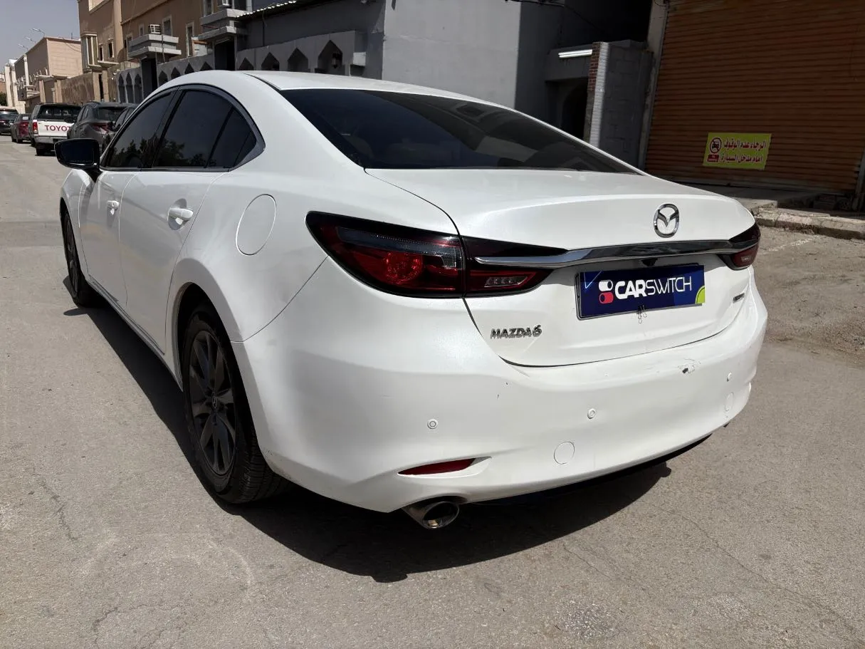 Car image 7