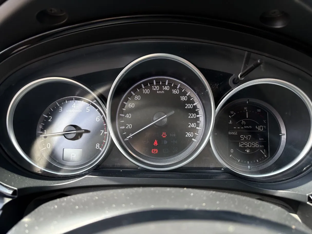 Car image 23