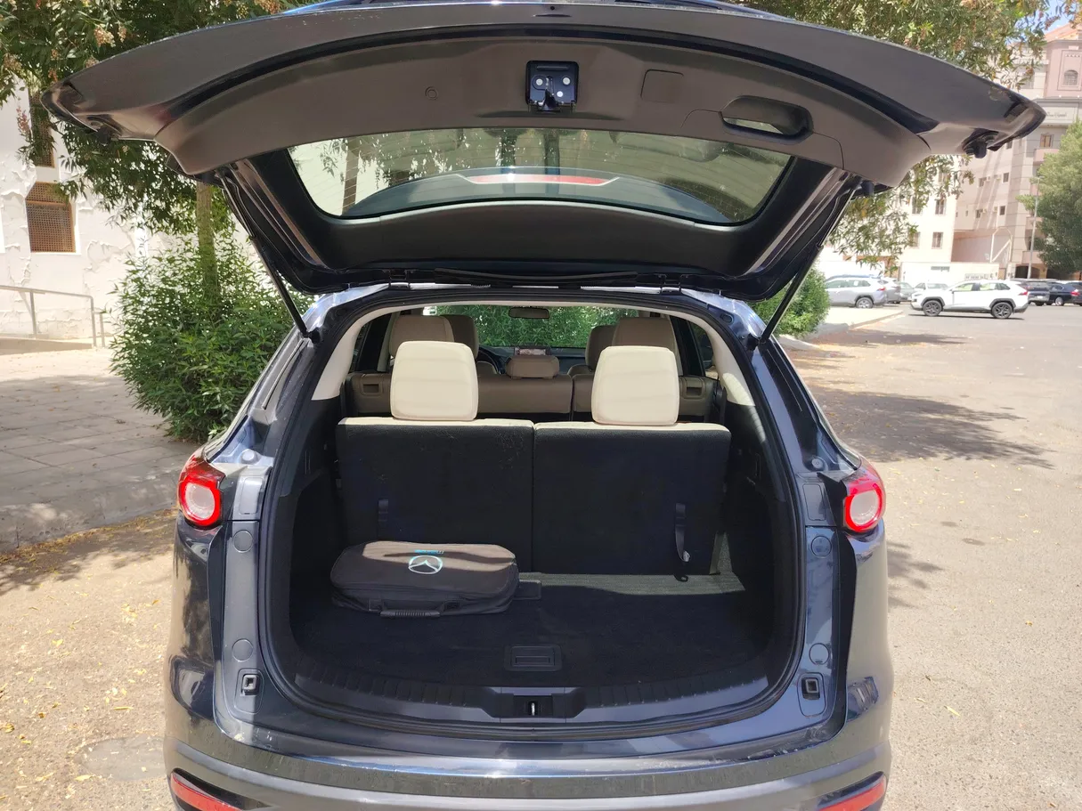 Car image 24
