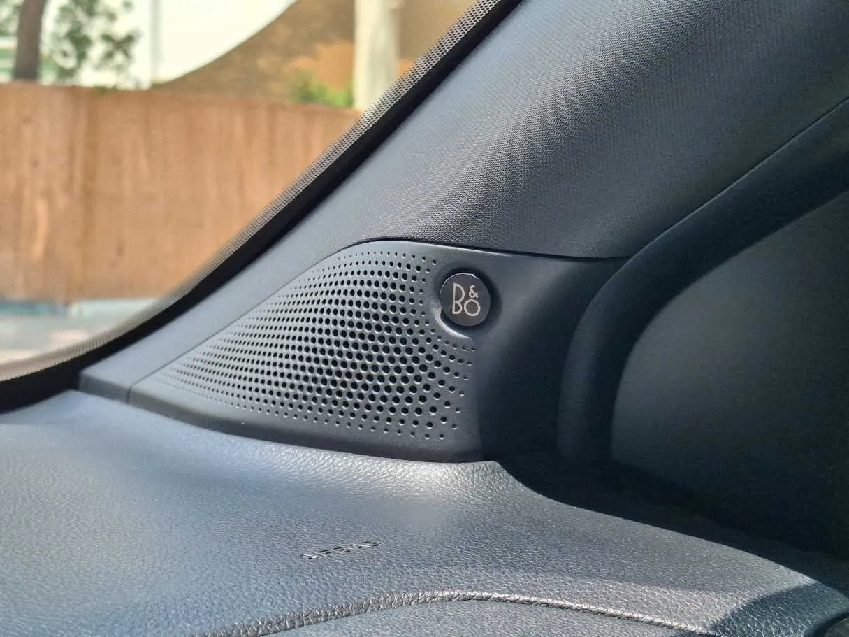 Car image 20