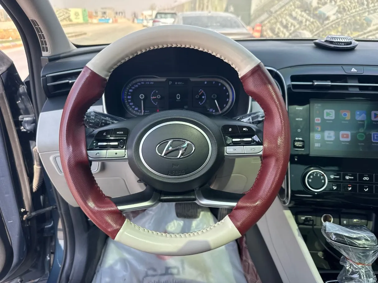 Car image 17