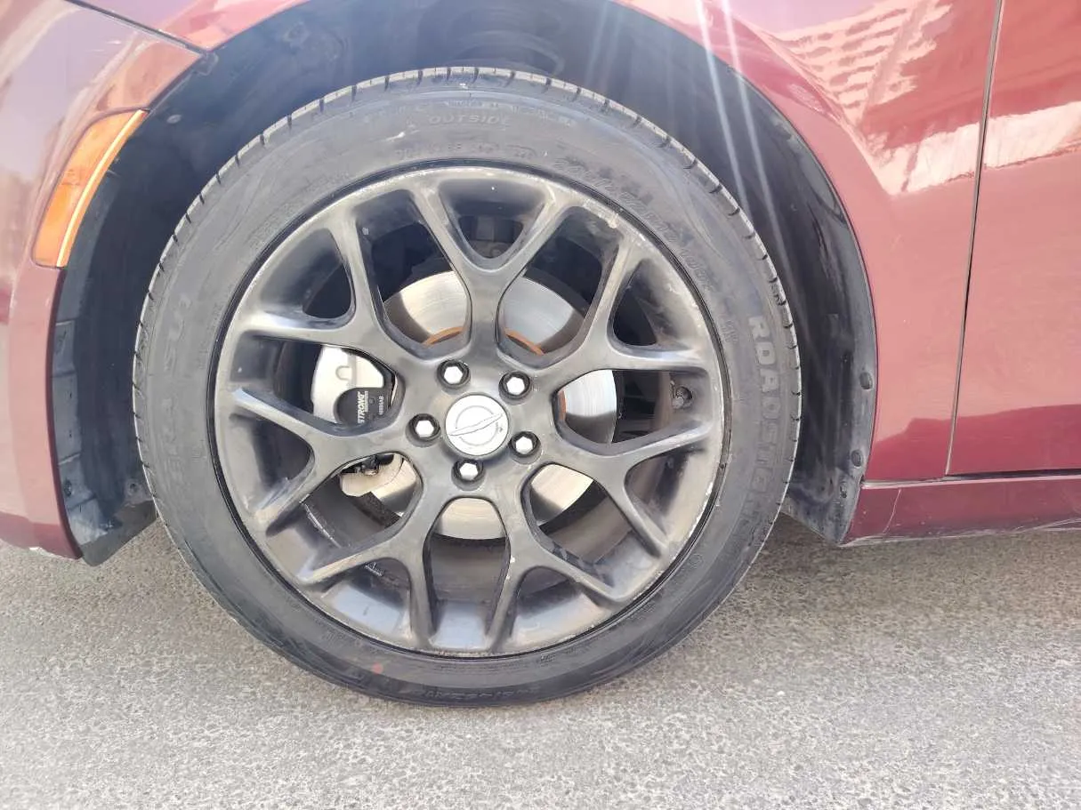 Car image 10
