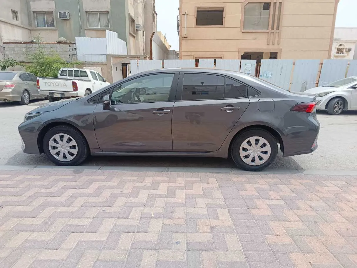 Car image 8