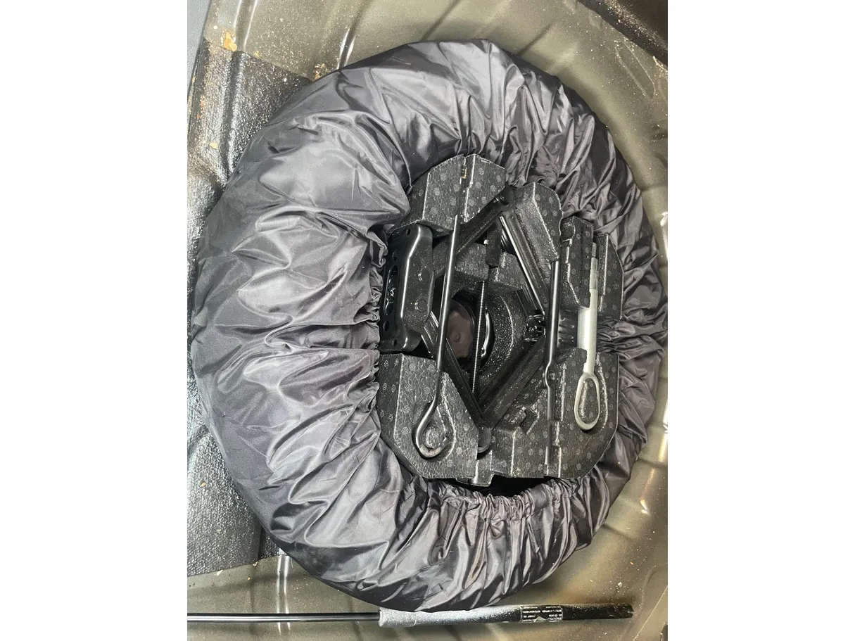 Car image 21