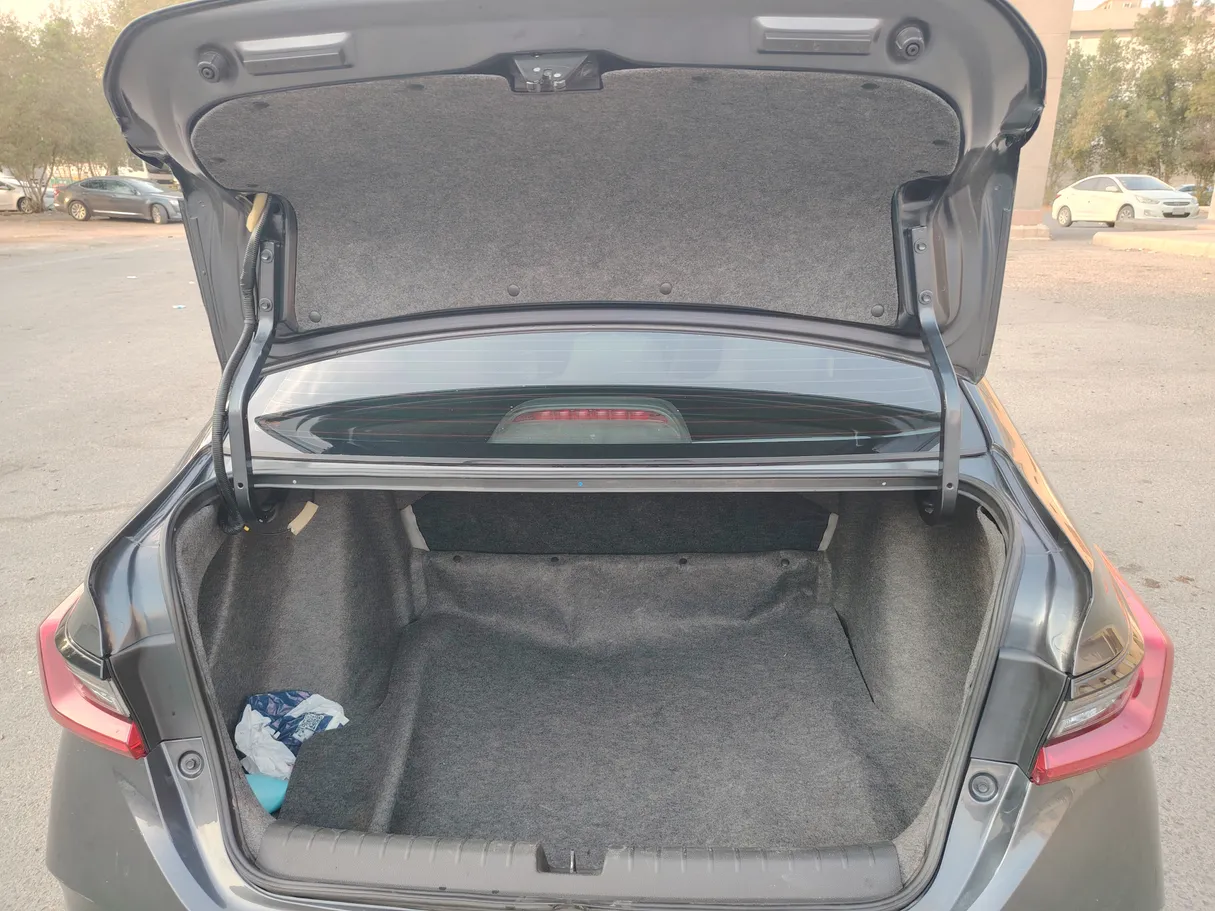 Car image 22