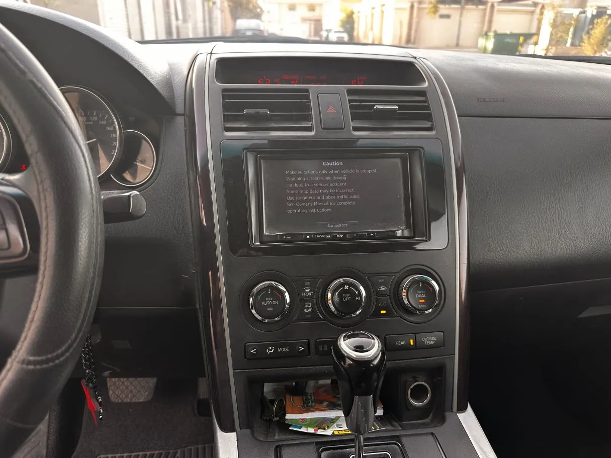 Car image 17