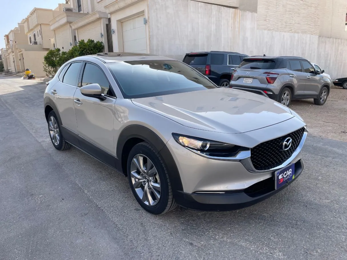 Car image 3