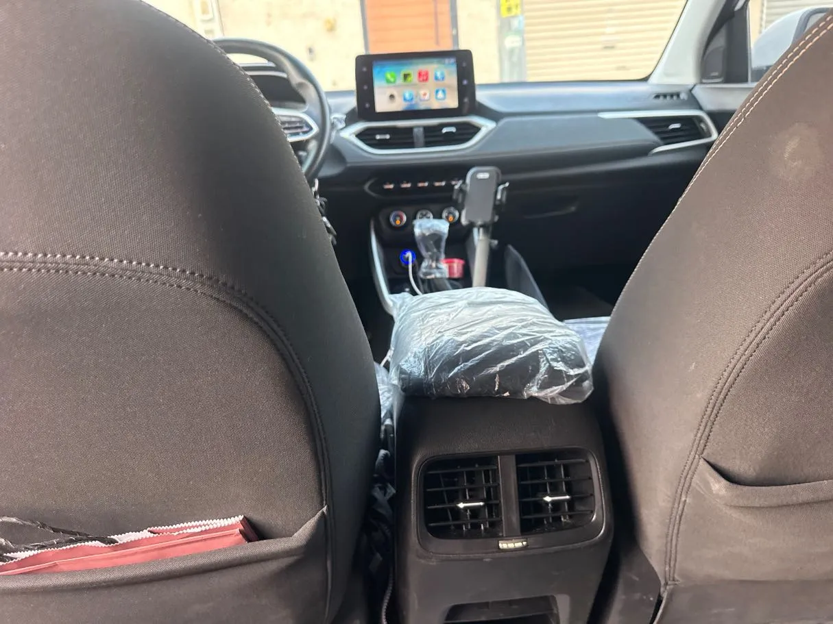 Car image 20