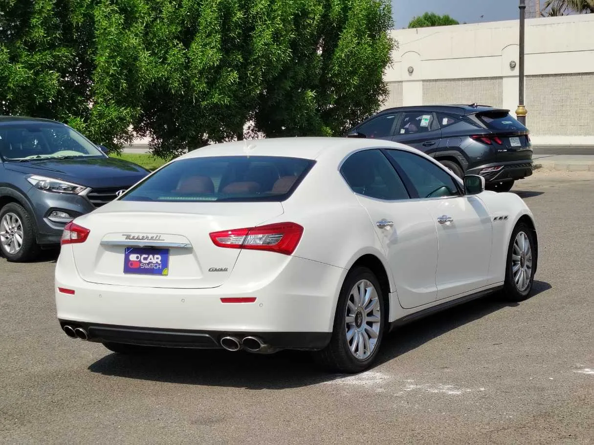Car image 5