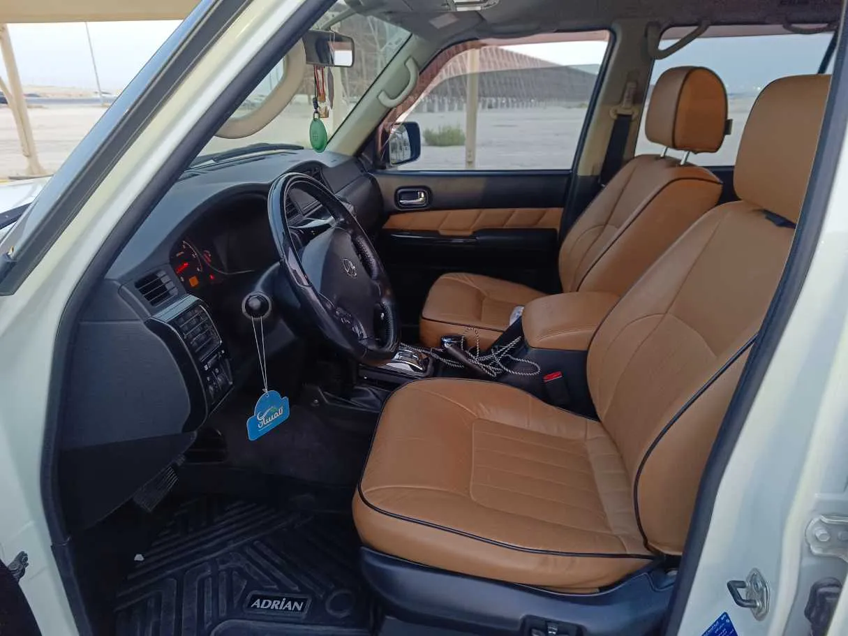 Car image 14