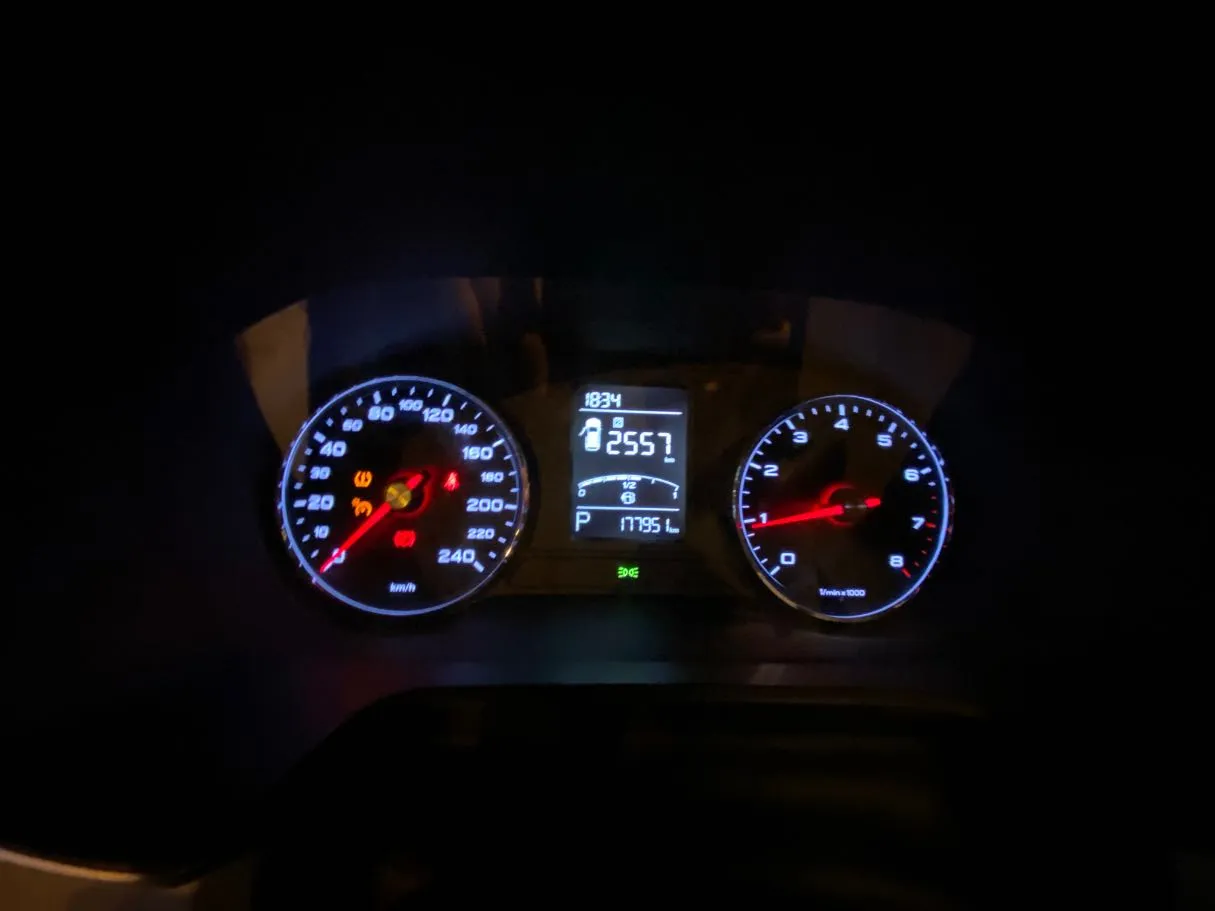 Car image 18