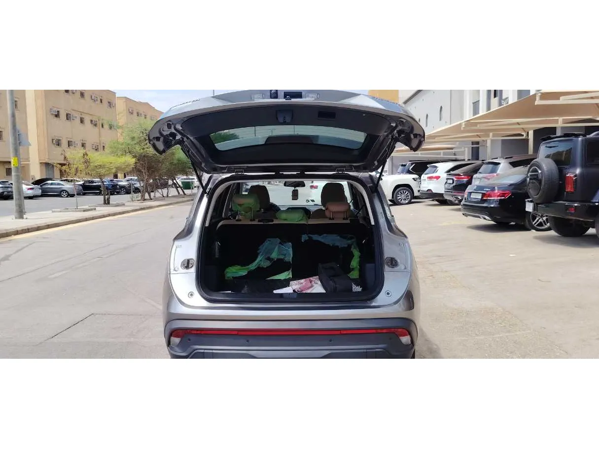 Car image 21