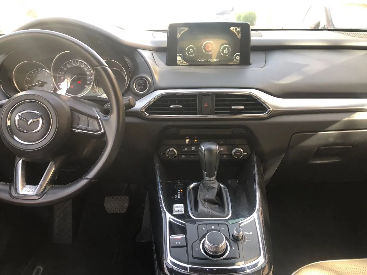 Car image 16