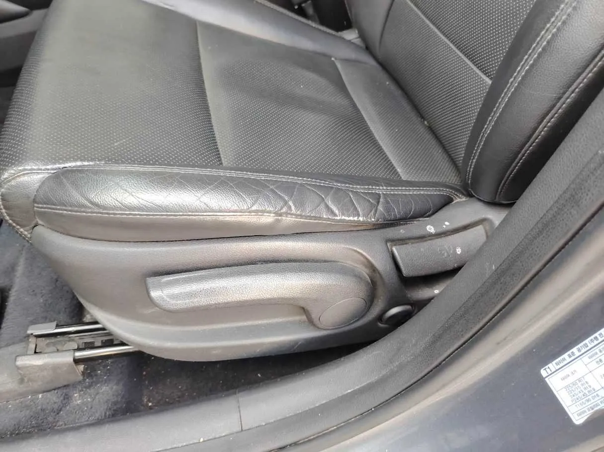 Car image 36