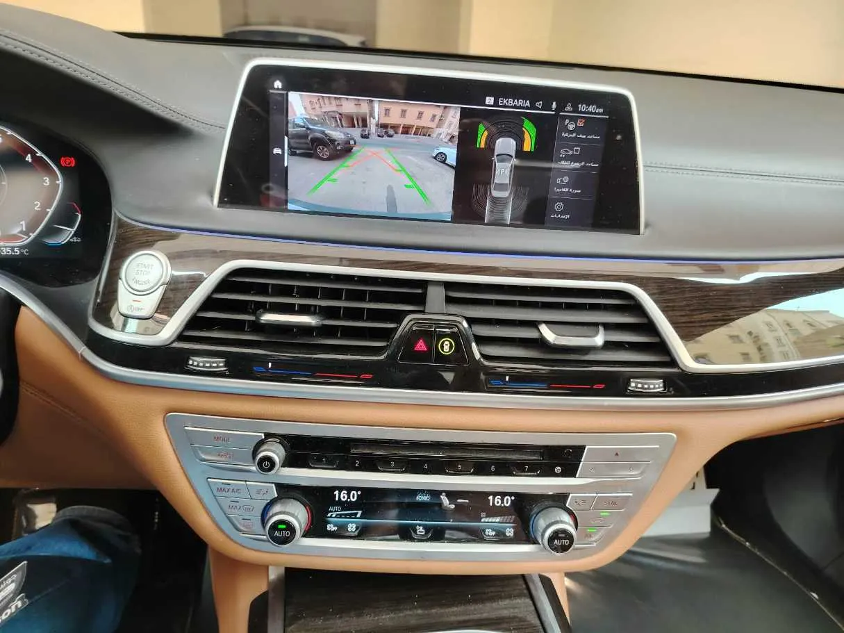 Car image 27