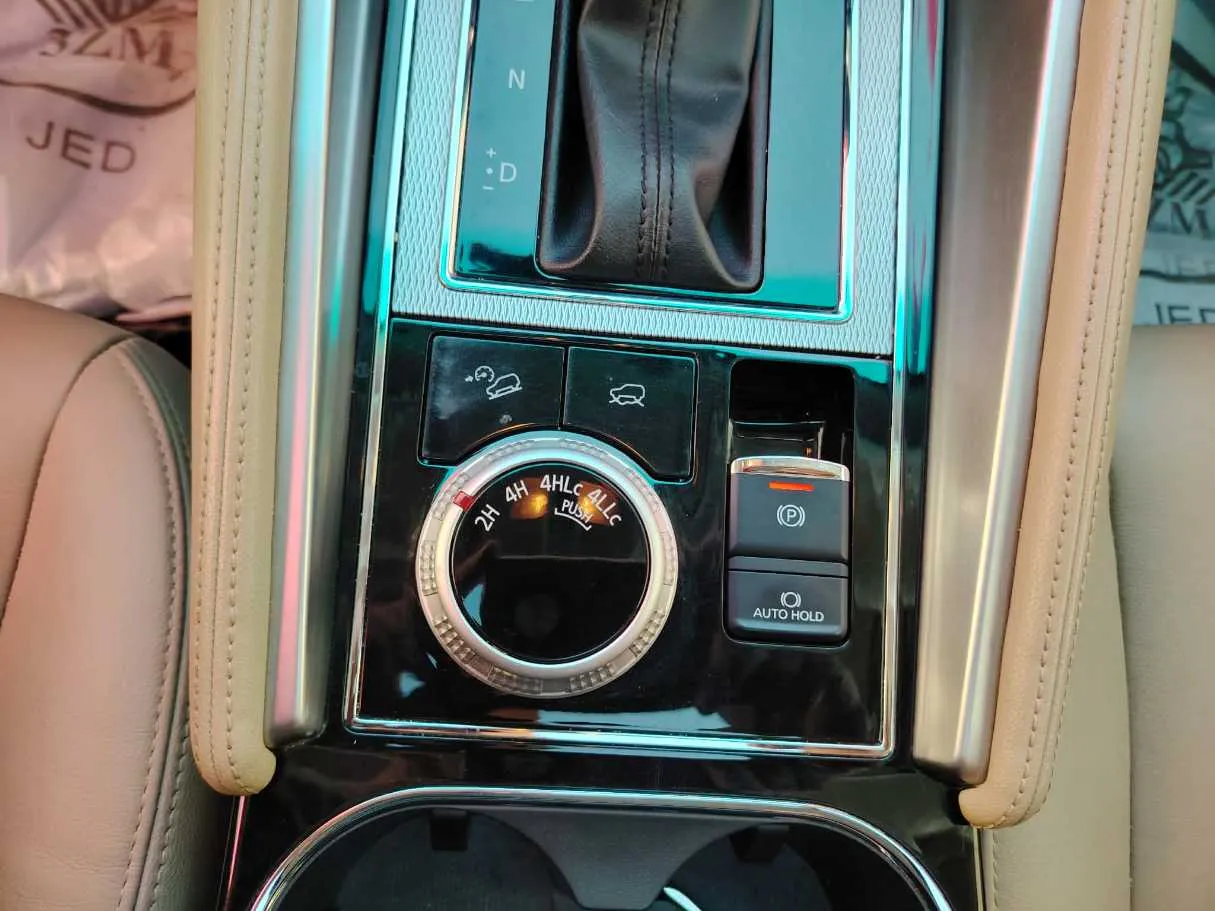 Car image 28