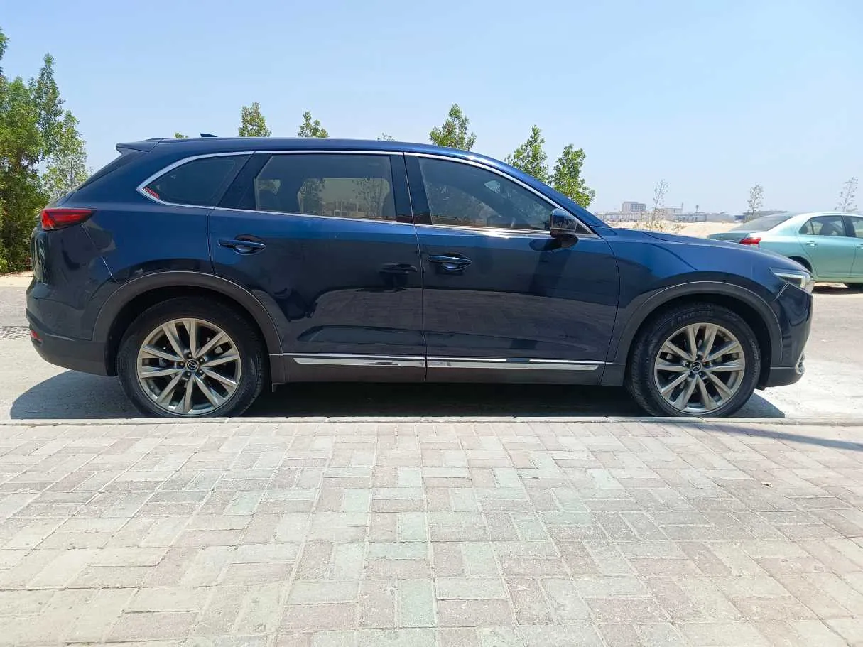 Car image 4