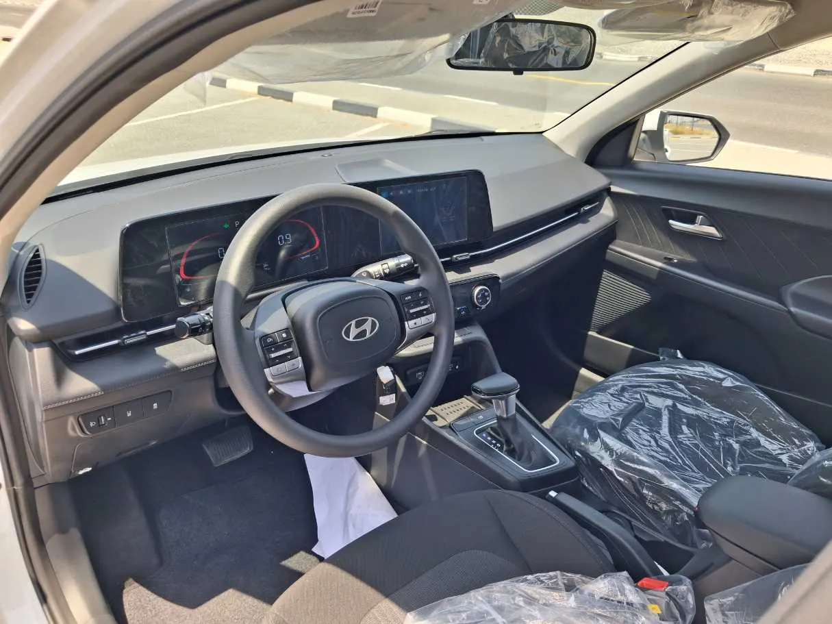 Car image 11