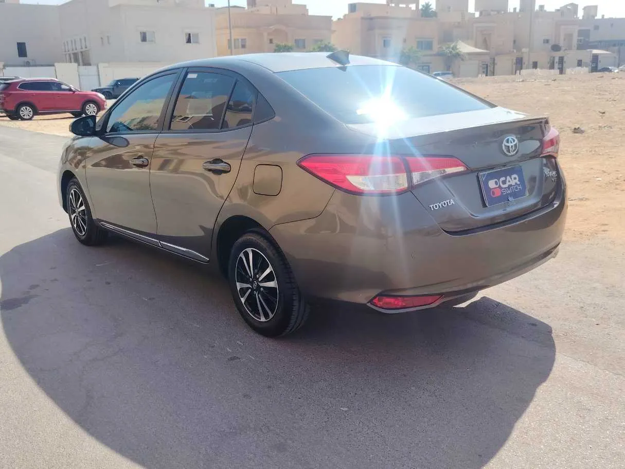 Car image 7