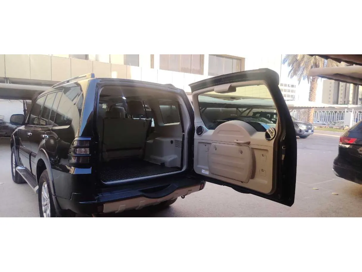 Car image 24